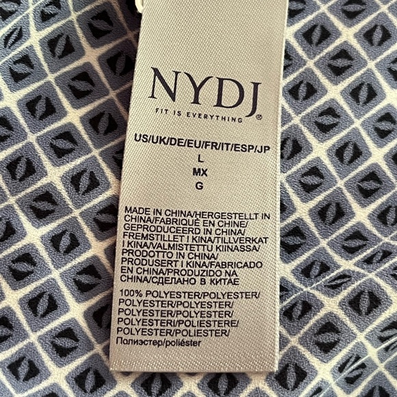 NYDJ Pin Tuck Blouse Size L Blue and White - Picture 8 of 8
